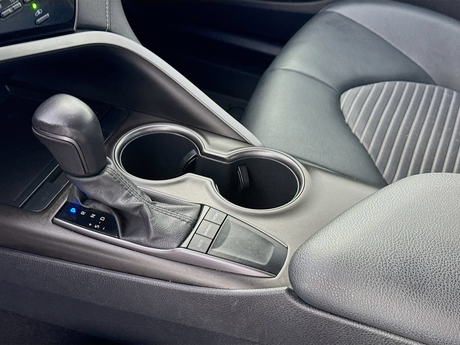 Certified 2022 Toyota Camry SE FWD image 13