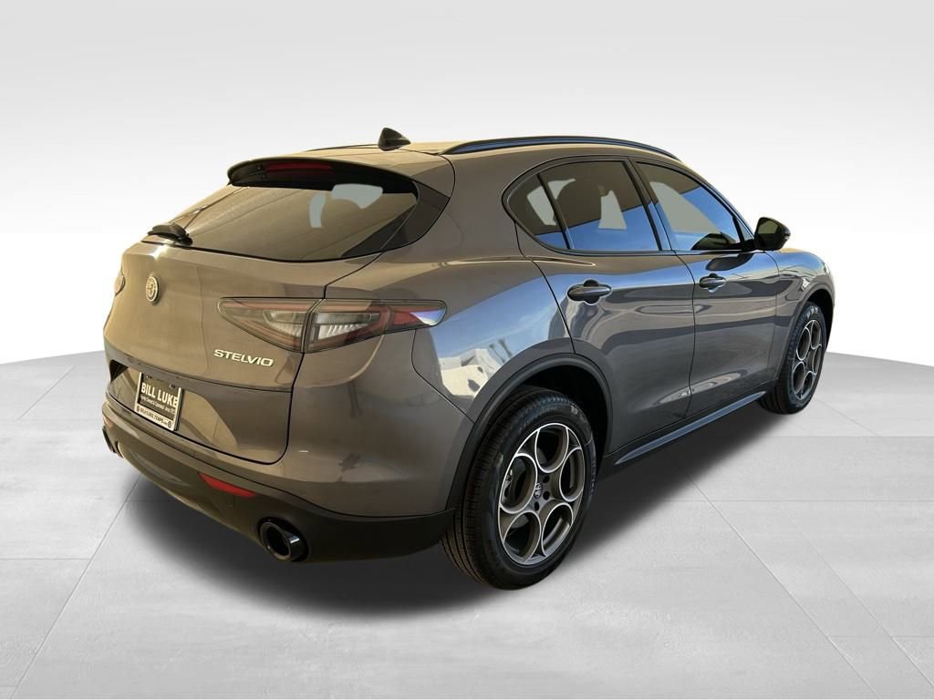 New 2025 Alfa Romeo Stelvio Sprint w/ Convenience Package image 3