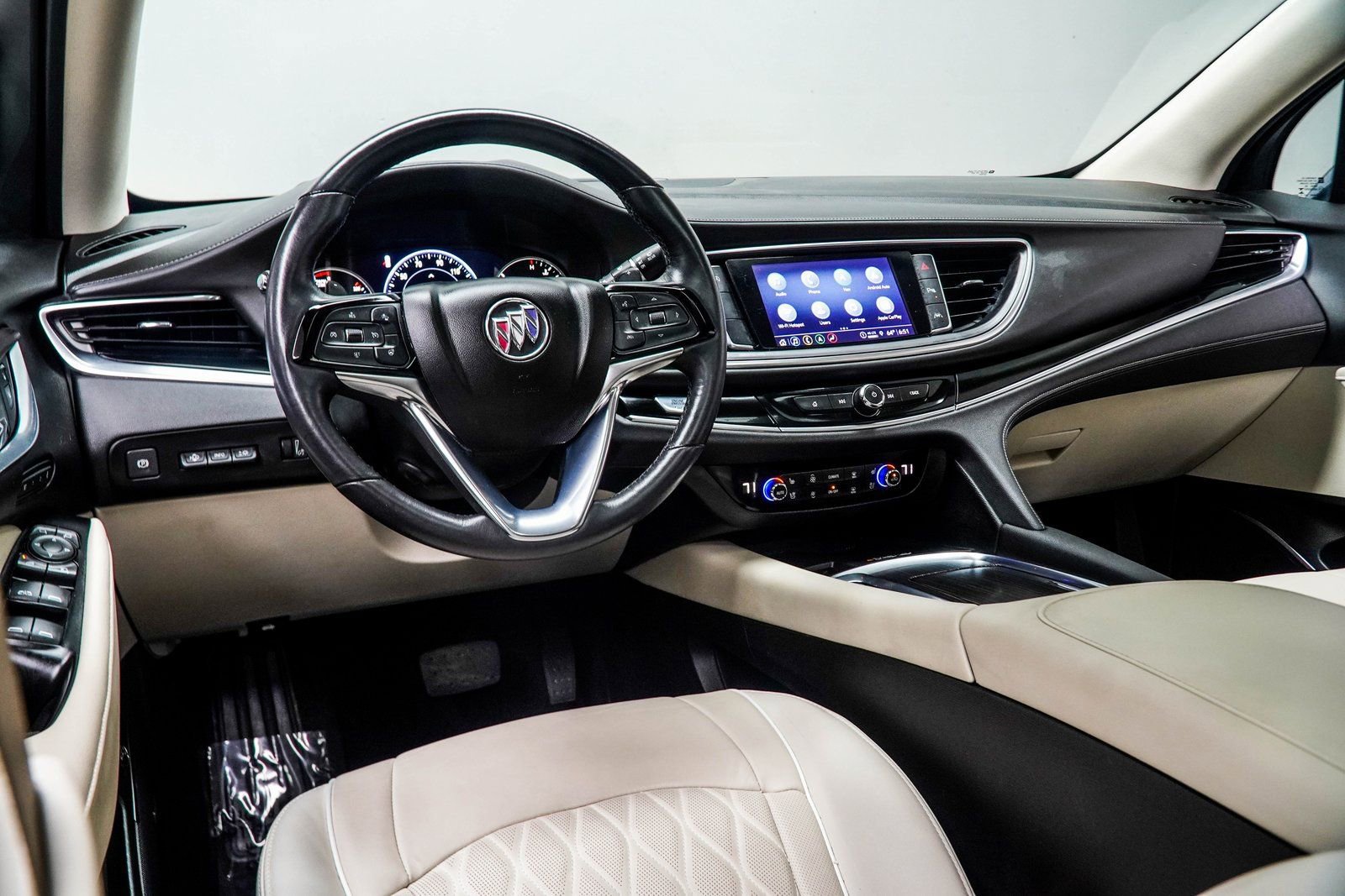 Used 2023 Buick Enclave Avenir image 14