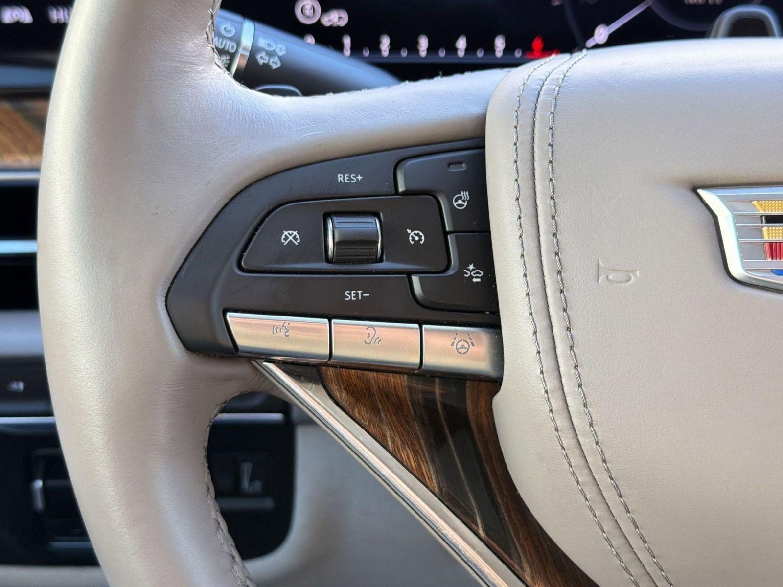 Certified 2024 Cadillac Escalade Premium Luxury Platinum w/ Heavy-Duty Trailer Package AWD/4WD image 16