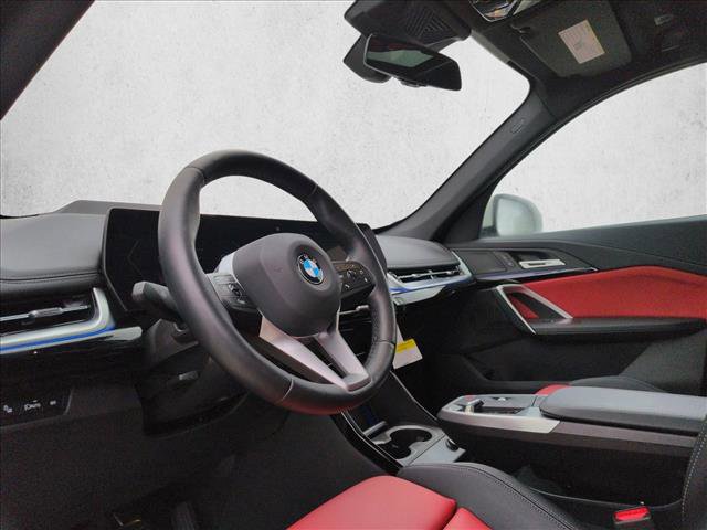 Used 2025 BMW X1 xDrive28i w/ Technology Package image 10