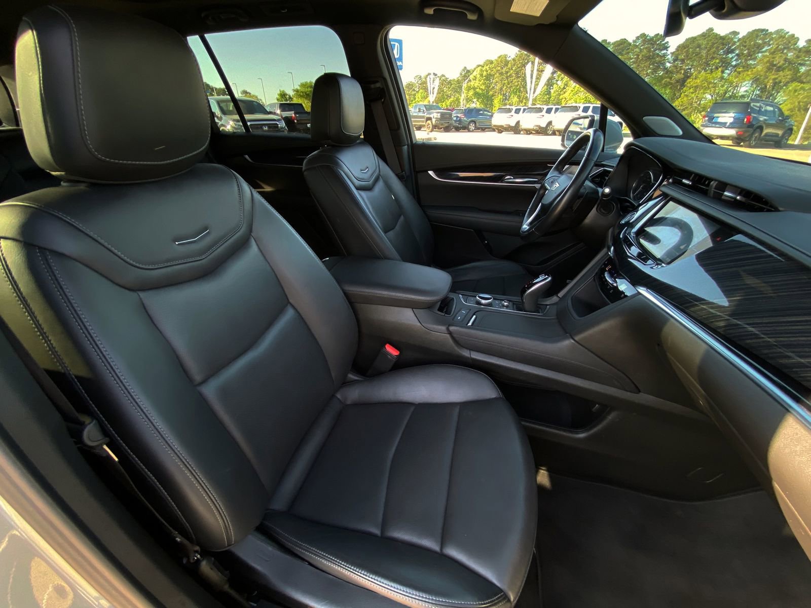 Used 2024 Cadillac XT6 Premium Luxury image 13