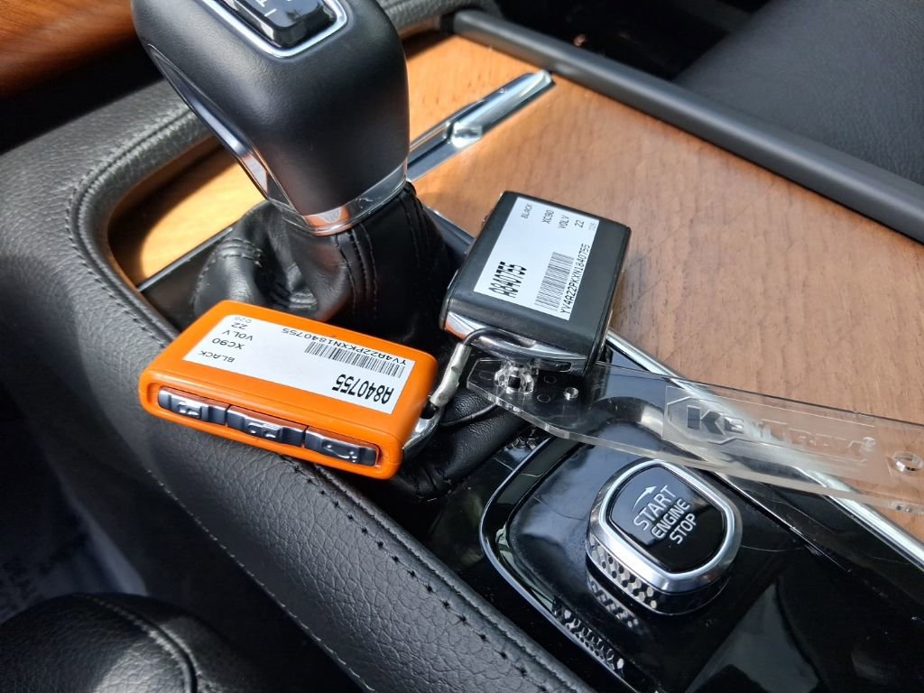 Used 2022 Volvo XC90 T6 Momentum w/ Advanced Package AWD/4WD image 23