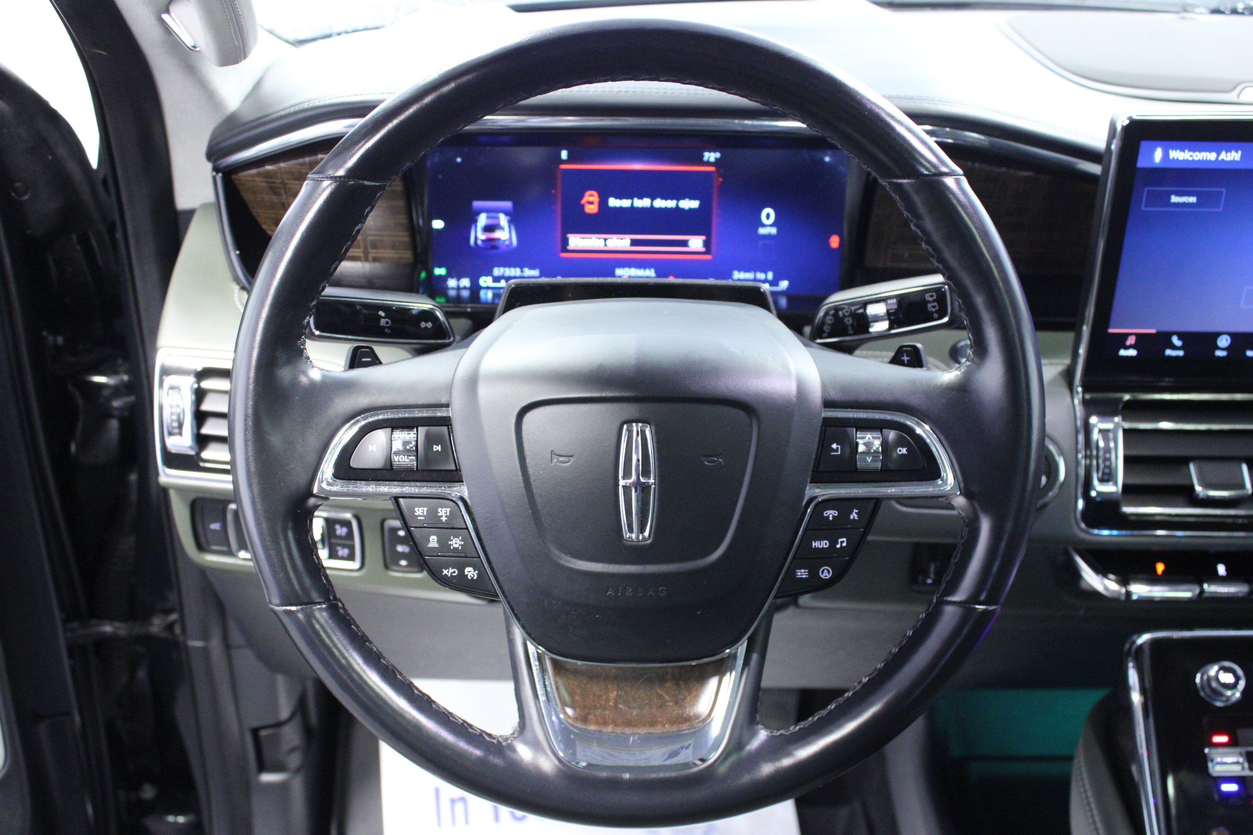 Used 2022 Lincoln Navigator L Black Label AWD/4WD image 18