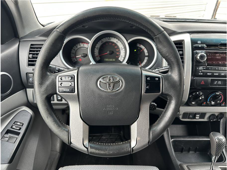 Used 2012 Toyota Tacoma 4x4 Access Cab V6 w/ TRD Off-Road Pkg image 18