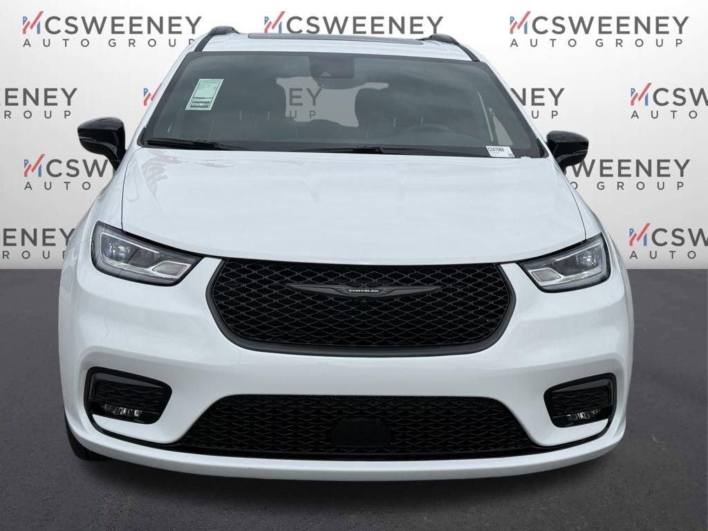 New 2026 Chrysler Pacifica Limited image 8