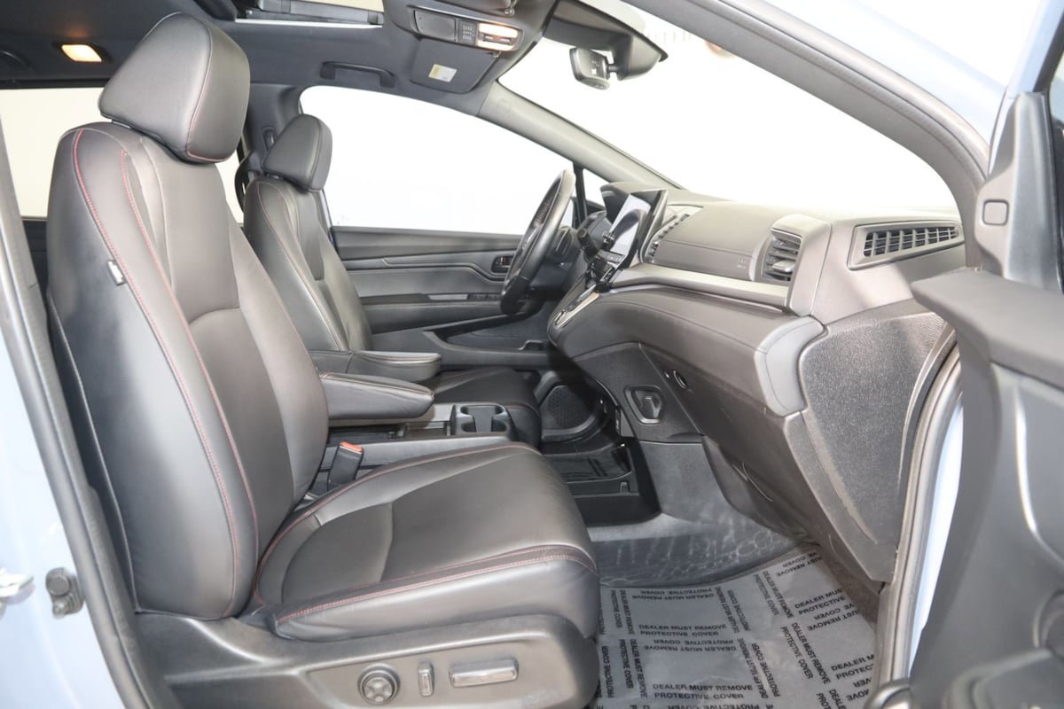 Used 2023 Honda Odyssey Sport image 12