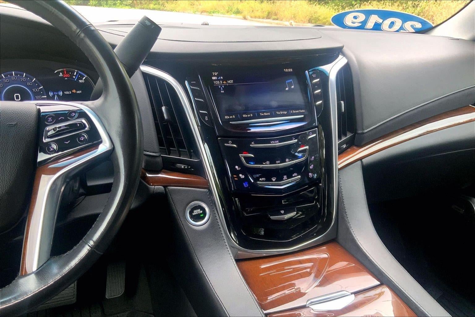 Used 2019 Cadillac Escalade Premium Luxury AWD/4WD image 6