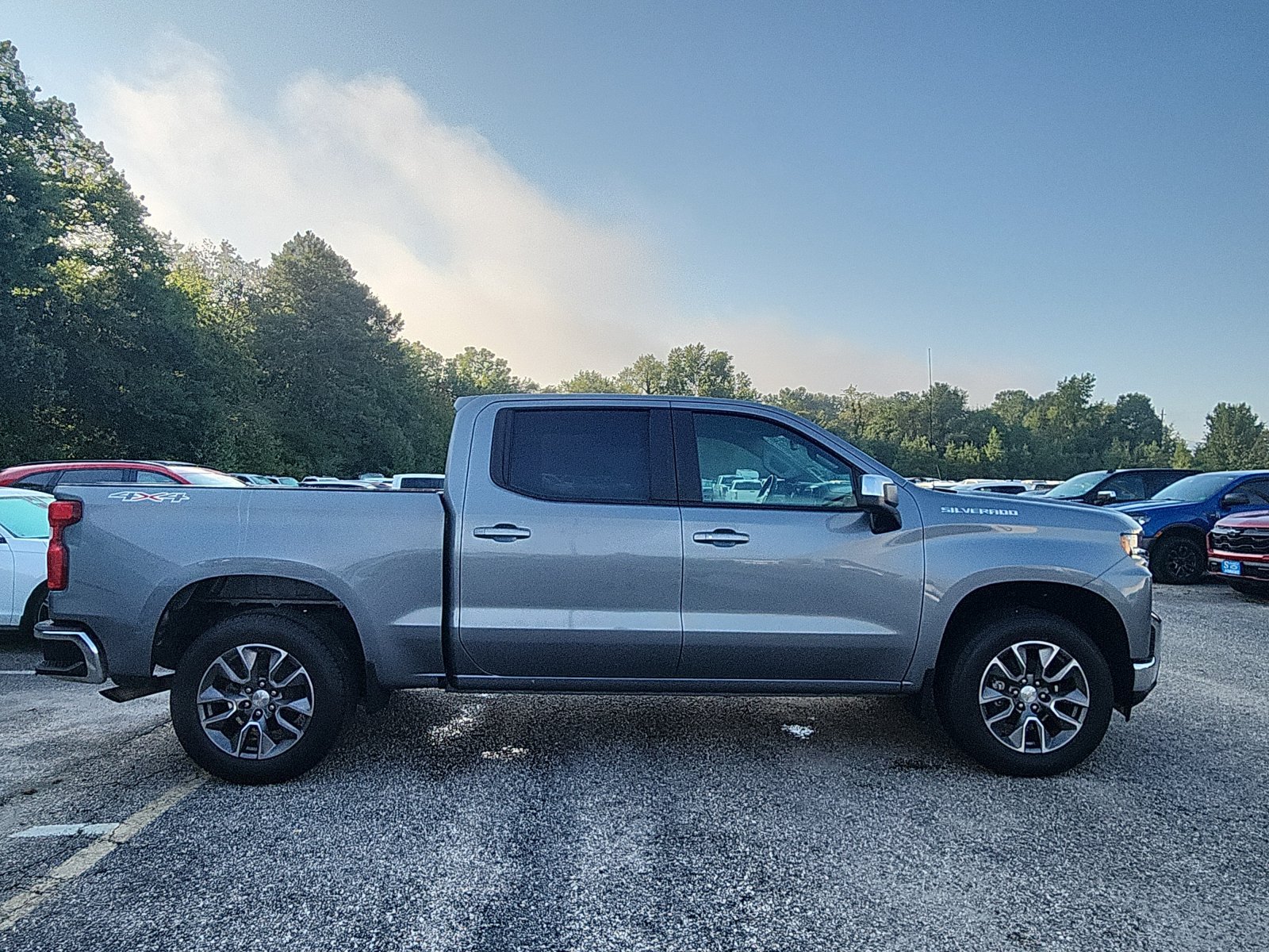 Used 2022 Chevrolet Silverado 1500 LT AWD/4WD image 6