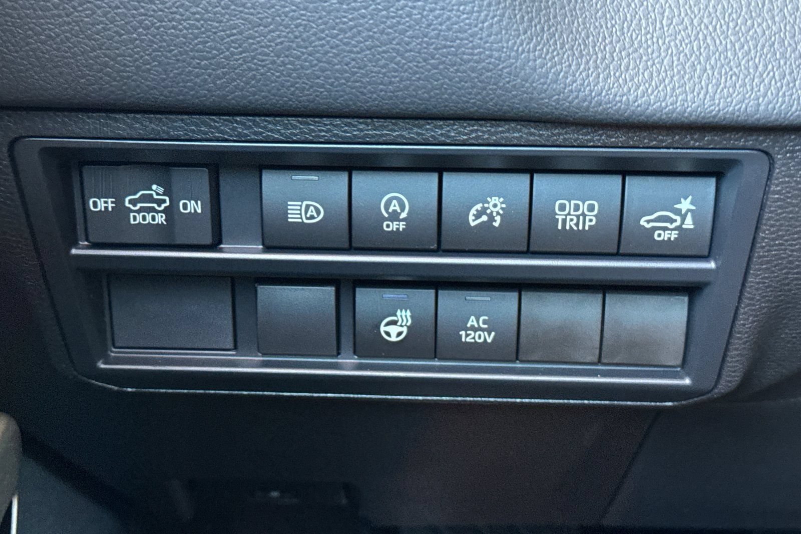 Used 2026 Toyota Tundra Limited AWD/4WD image 31
