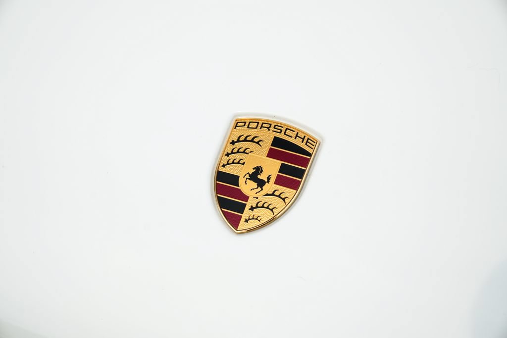 Certified 2024 Porsche Macan AWD/4WD image 8