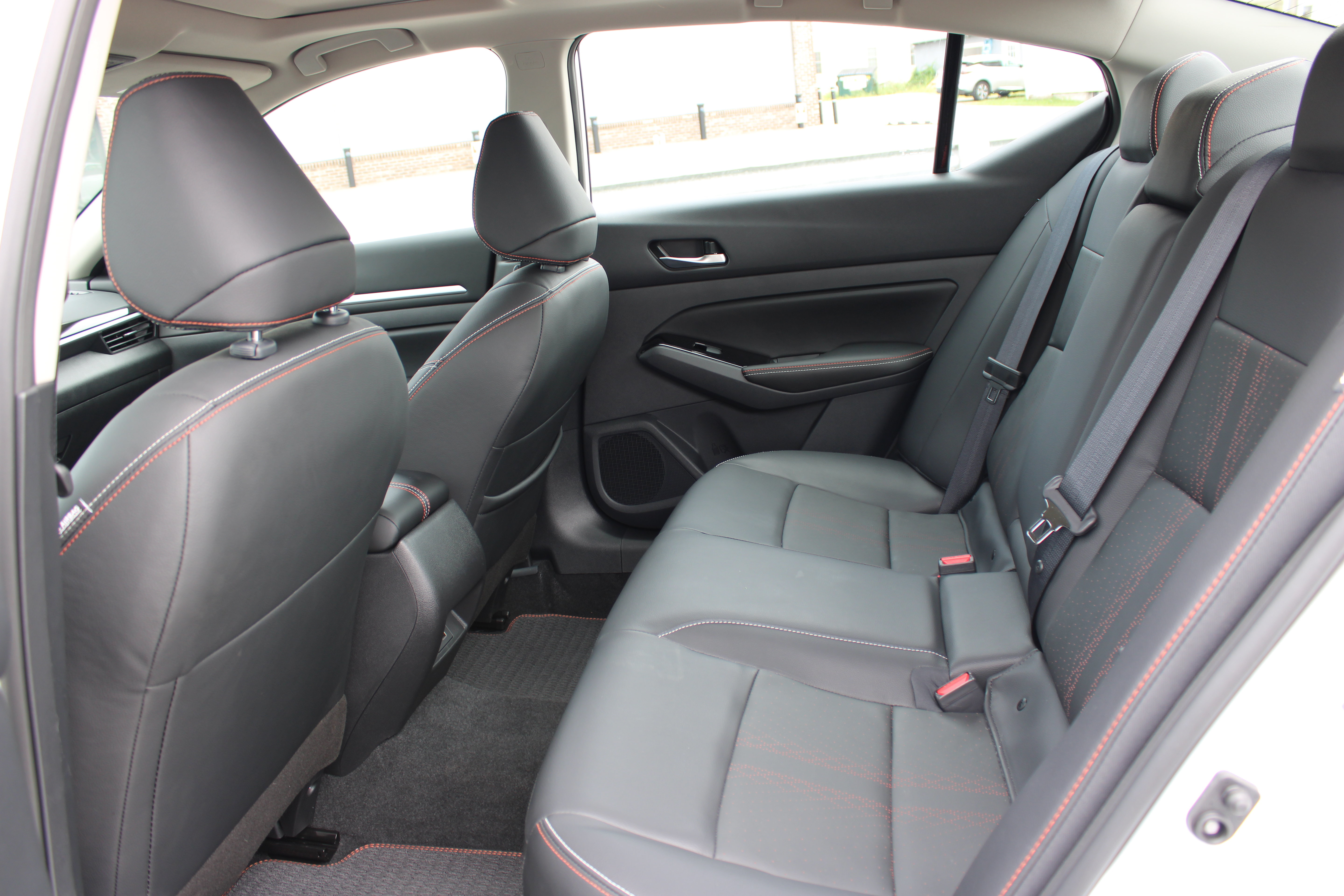 Certified 2024 Nissan Altima 2.5 SR w/ SR Premium Package AWD/4WD image 9