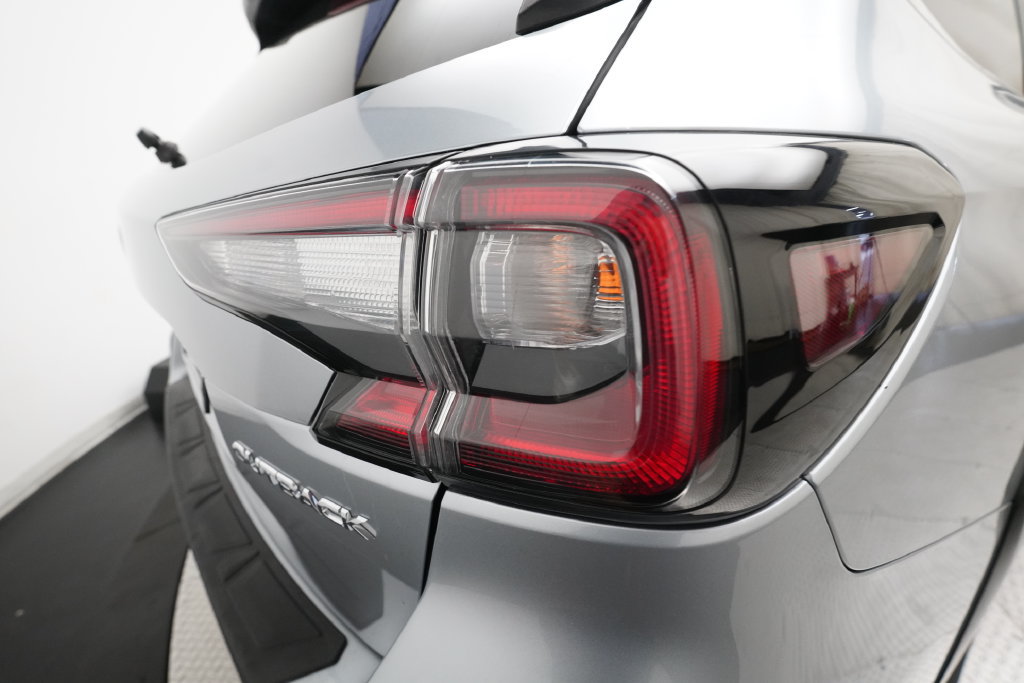 Certified 2025 Subaru Outback Limited AWD/4WD image 33