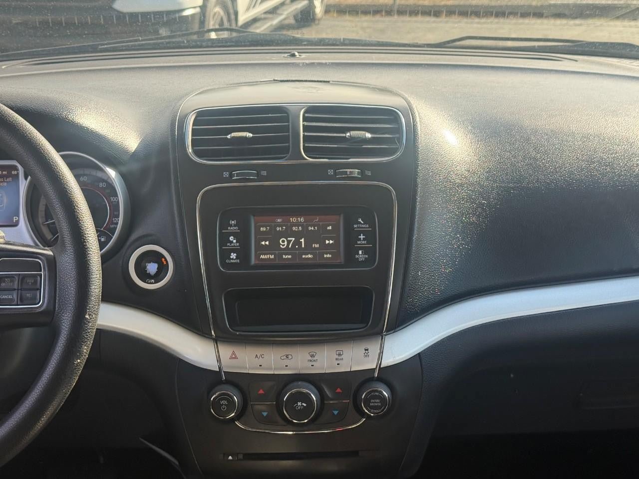 Used 2019 Dodge Journey SE FWD image 14