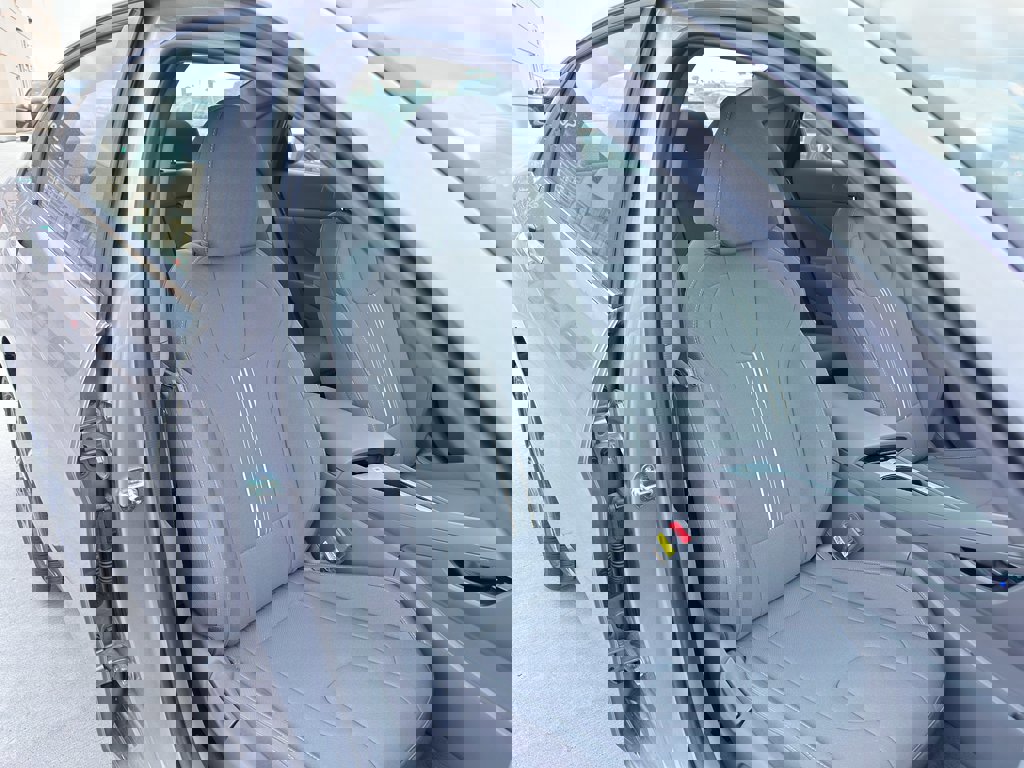 New 2025 Hyundai Elantra SEL image 33