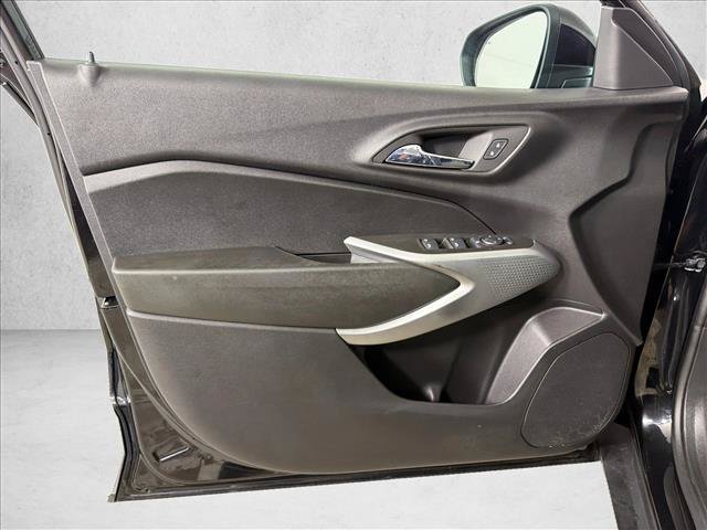 Used 2024 Chevrolet Trax LS w/ LS Convenience Package FWD image 10