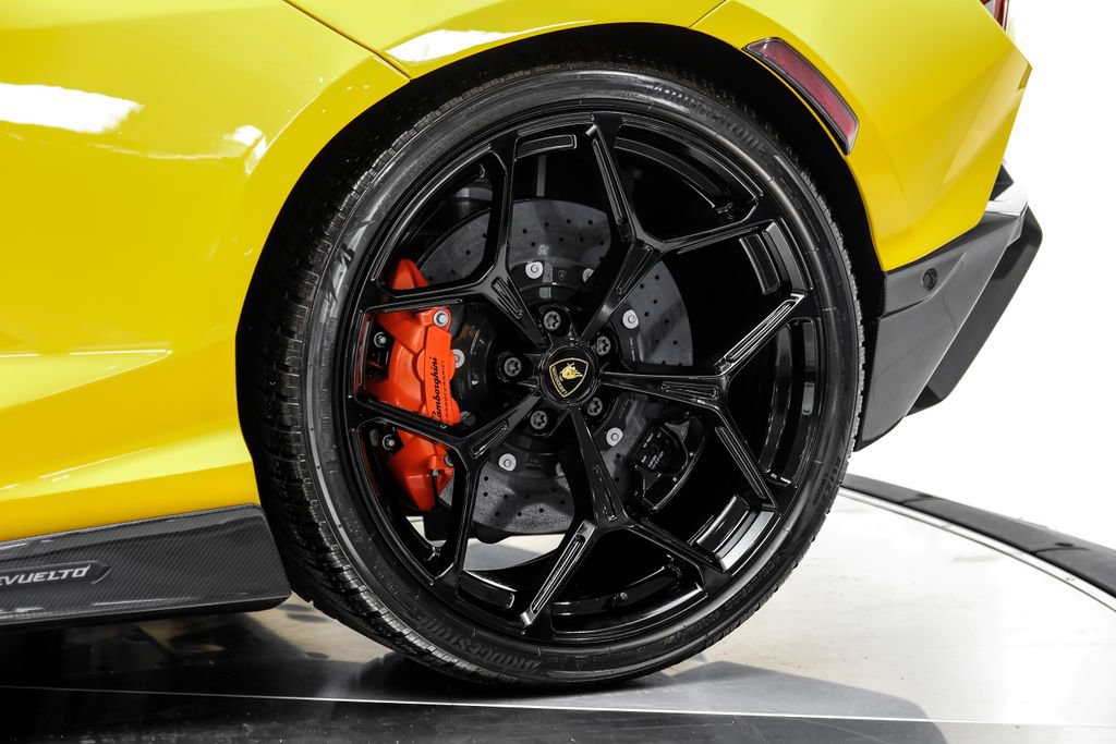 Used 2025 Lamborghini Revuelto AWD/4WD image 63