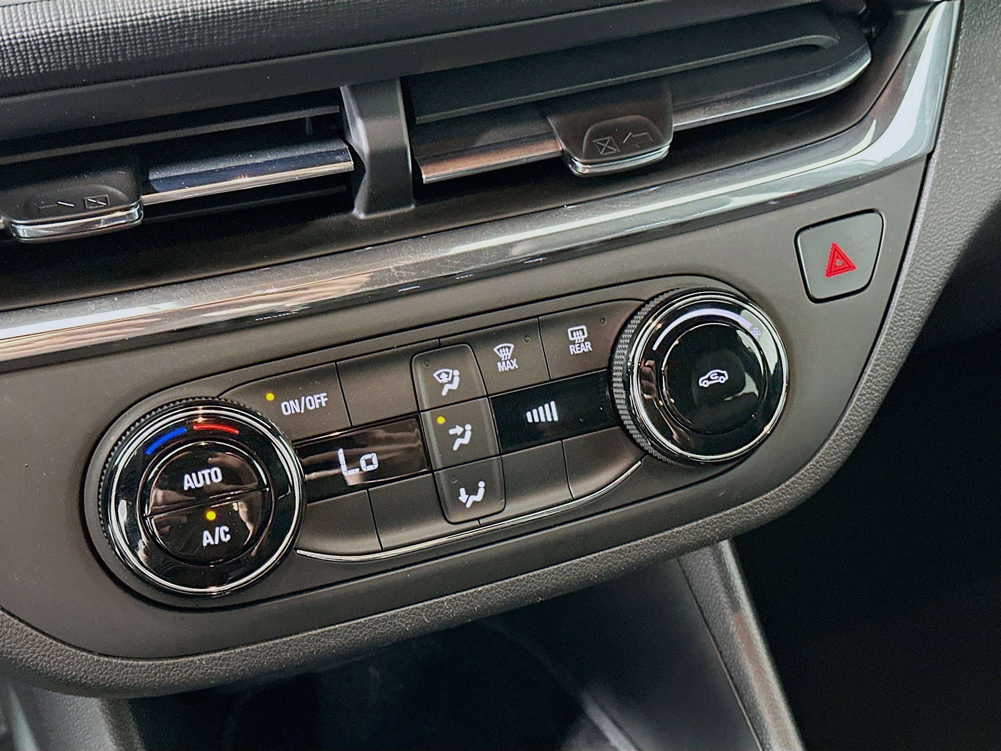 Used 2025 Buick Envista Preferred FWD image 22