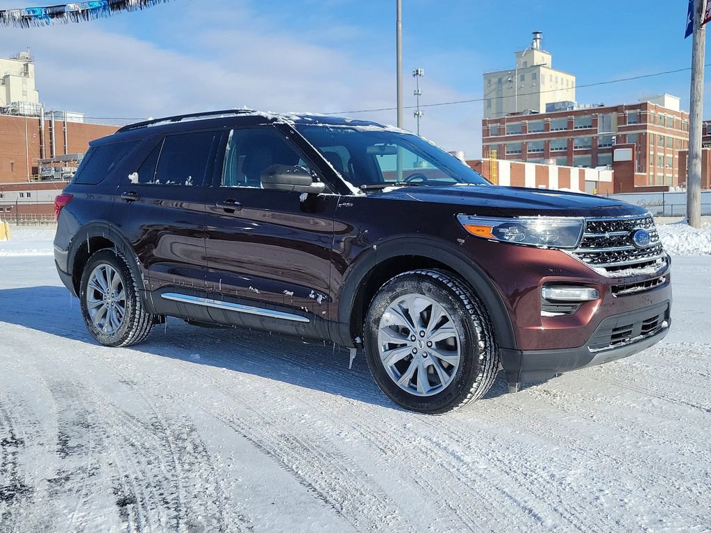 Used 2020 Ford Explorer XLT w/ Equipment Group 202A image 2