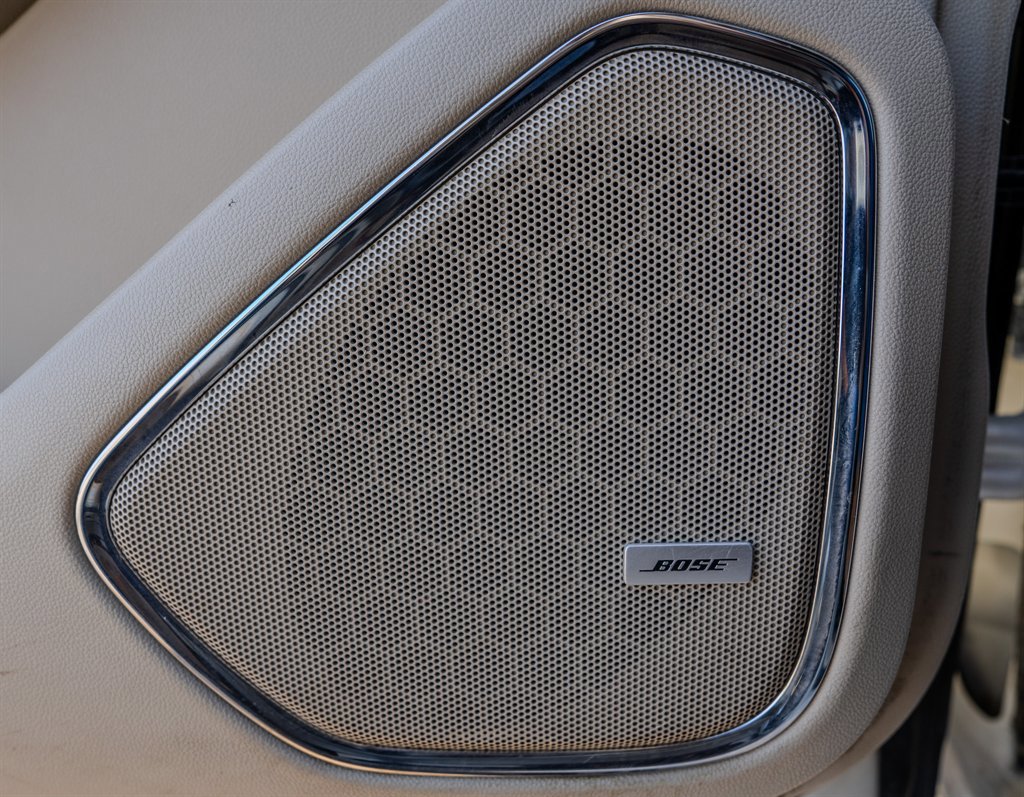 Used 2015 GMC Yukon XL Denali w/ Premium Package RWD image 27