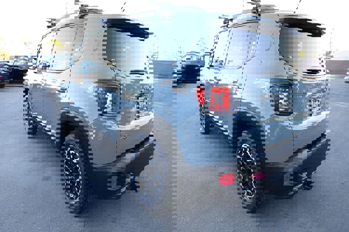 Used 2015 Jeep Renegade Trailhawk w/ Popular Equipment Group image 6