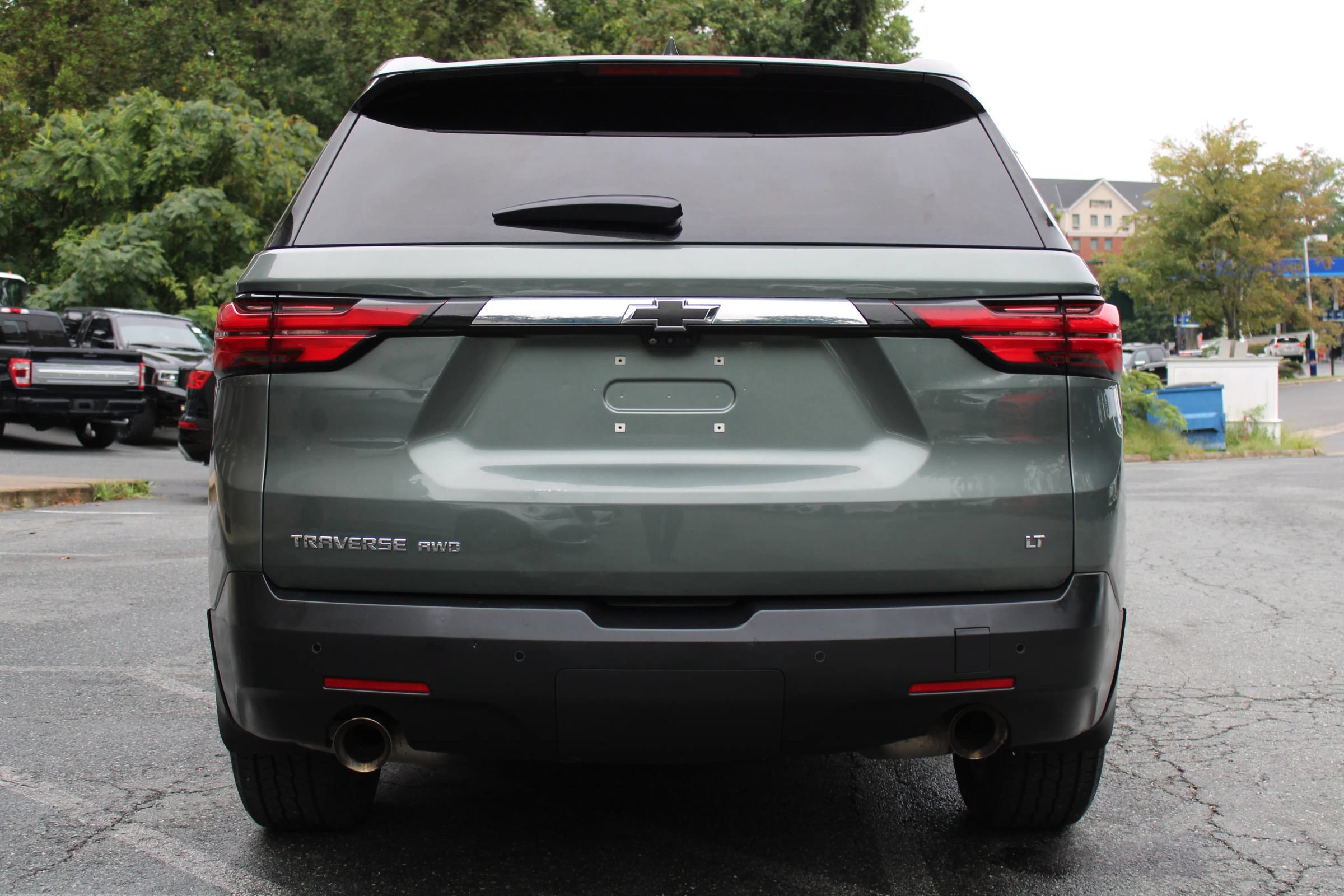 Used 2022 Chevrolet Traverse LT w/ LT Premium Package AWD/4WD image 5