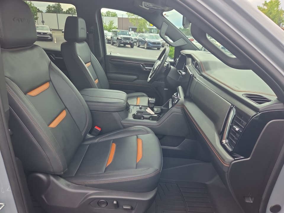 Used 2024 GMC Sierra 1500 AT4 w/ AT4 Carbonpro Edition AWD/4WD image 32