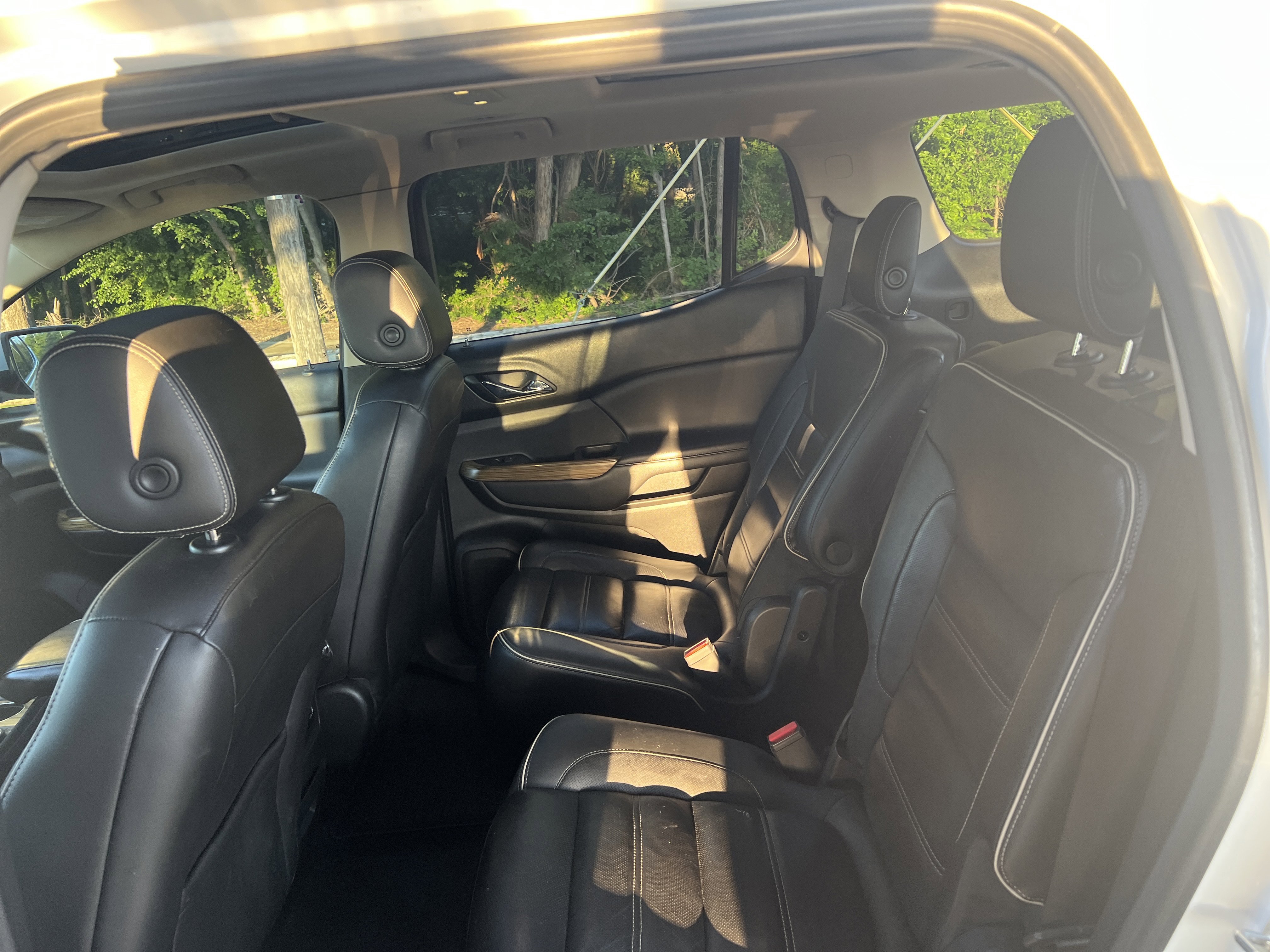 Used 2017 GMC Acadia Denali w/ Technology Package FWD image 28