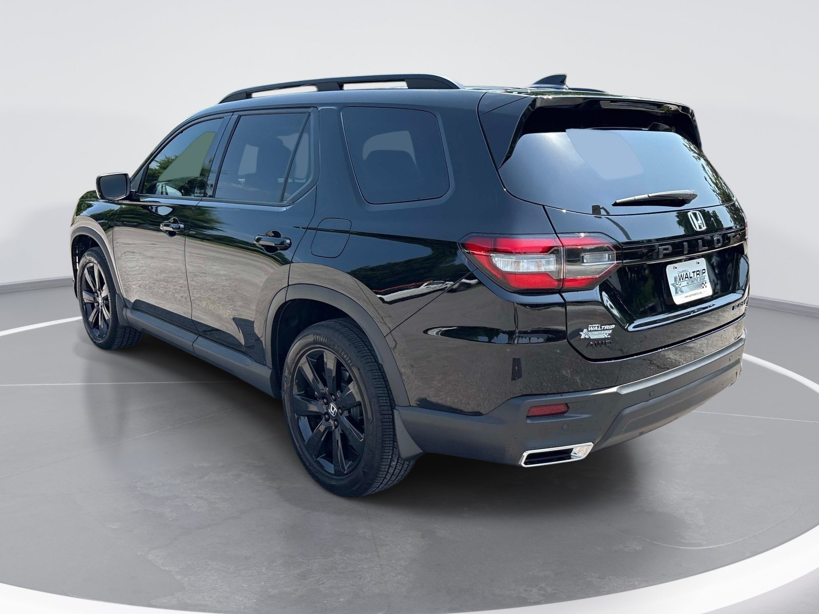 Used 2025 Honda Pilot Black Edition image 6