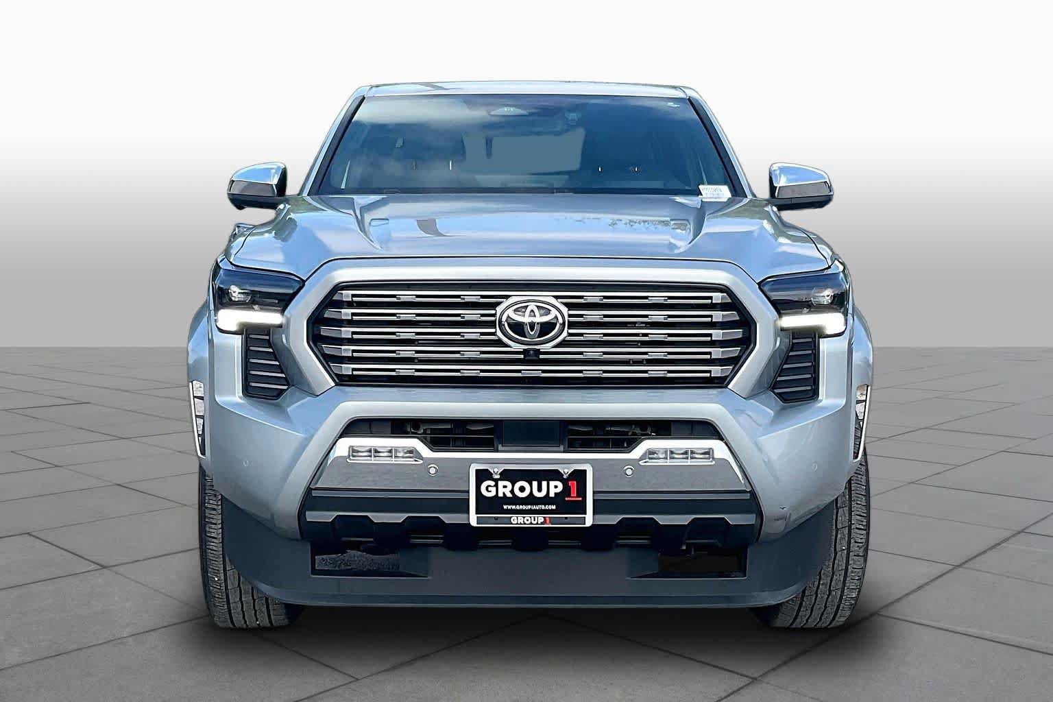 Used 2024 Toyota Tacoma Limited AWD/4WD image 4