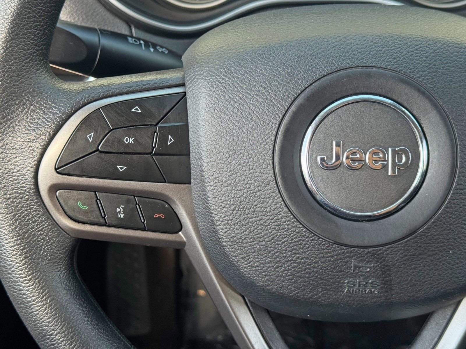 Used 2019 Jeep Cherokee Latitude w/ Popular Appearance Group FWD image 19