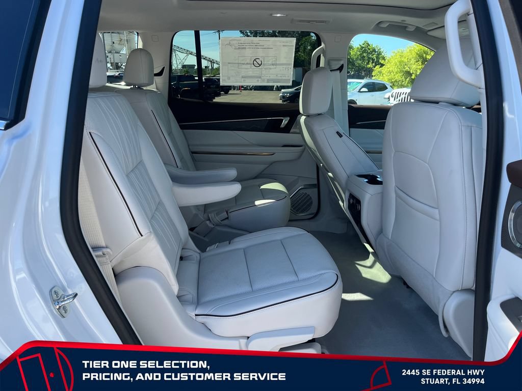 New 2026 Buick Enclave Avenir w/ Super Cruise Package AWD/4WD image 18