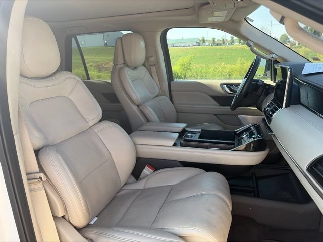 Used 2020 Lincoln Navigator L Reserve w/ Luxury Package AWD/4WD image 10