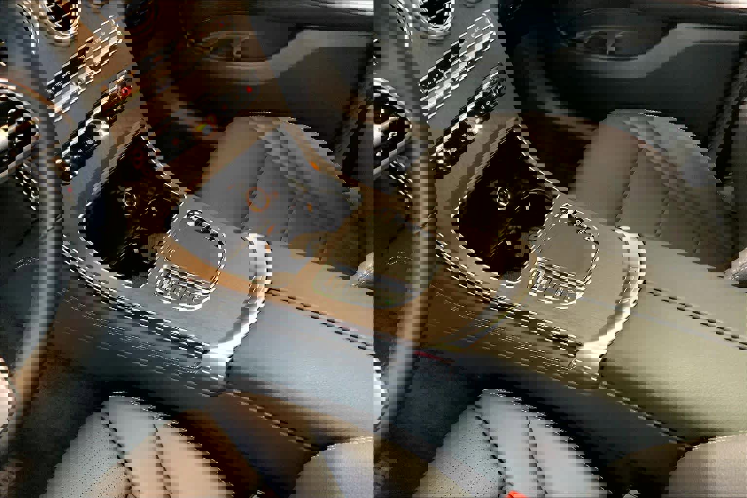 Used 2021 Mercedes-Benz GLC 300 4MATIC image 17