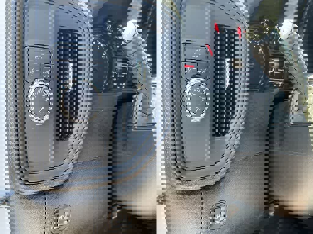 New 2024 GMC Sierra 2500 Pro w/ Convenience Package image 39