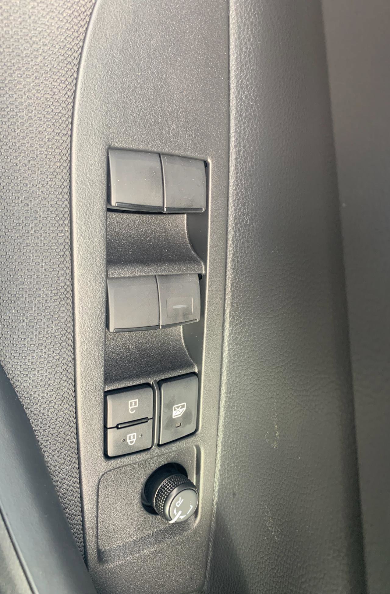 Used 2024 Toyota Corolla LE w/ LE Convenience Package FWD image 22