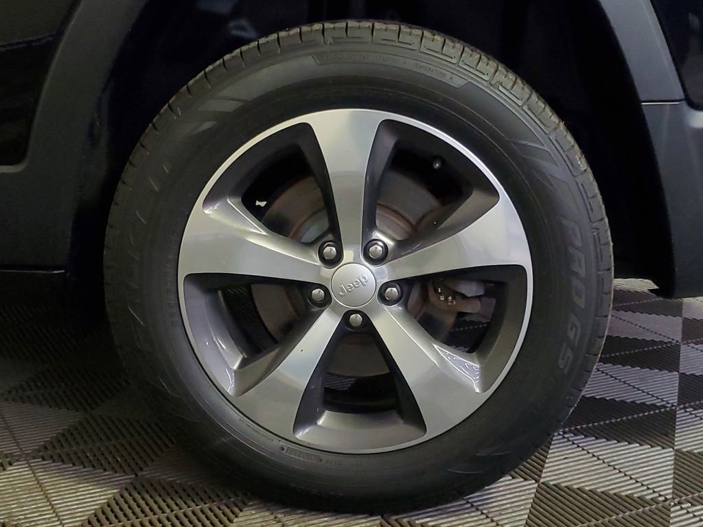 Used 2019 Jeep Cherokee Limited image 8