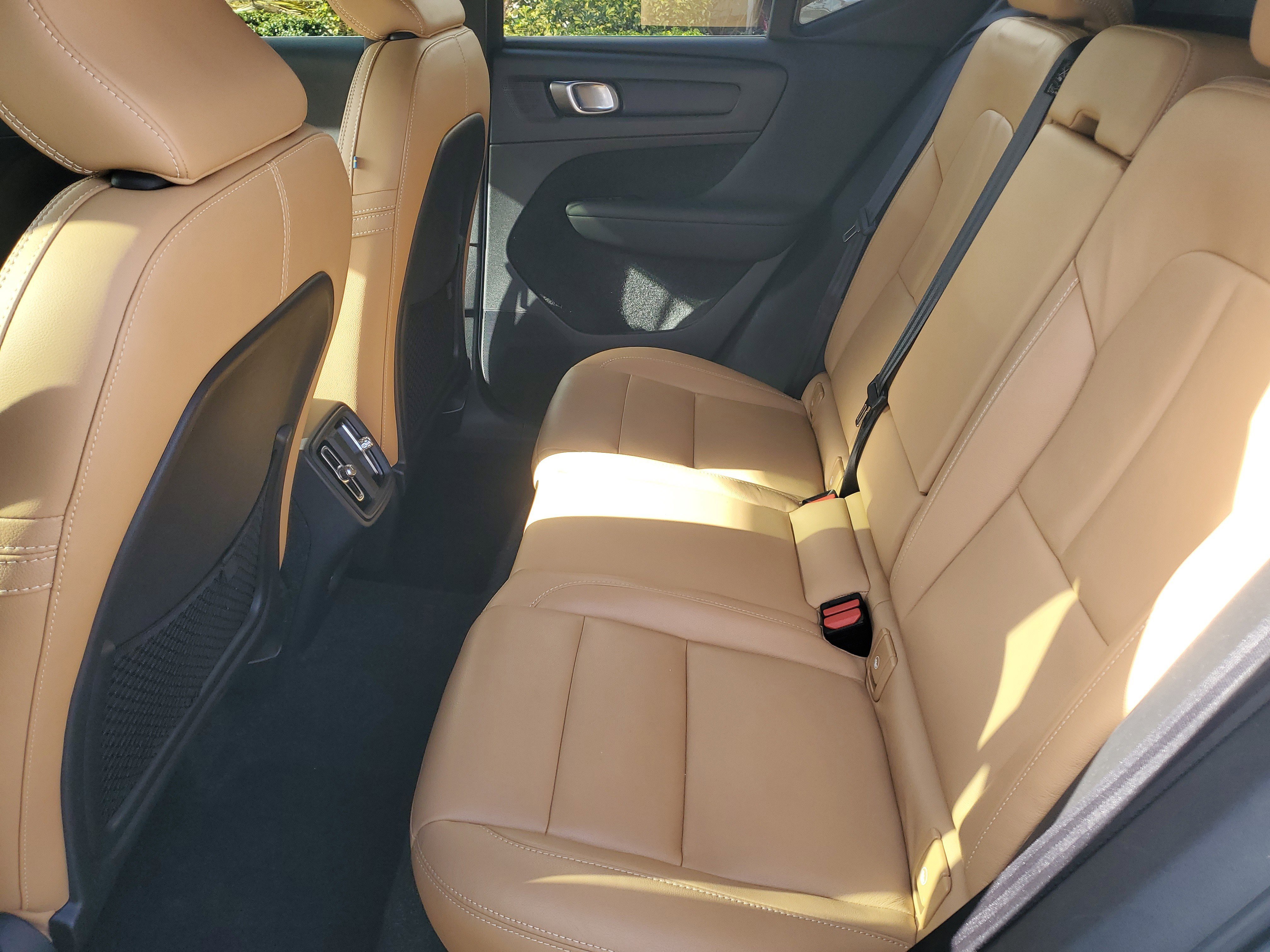 Used 2019 Volvo XC40 T5 Inscription image 11