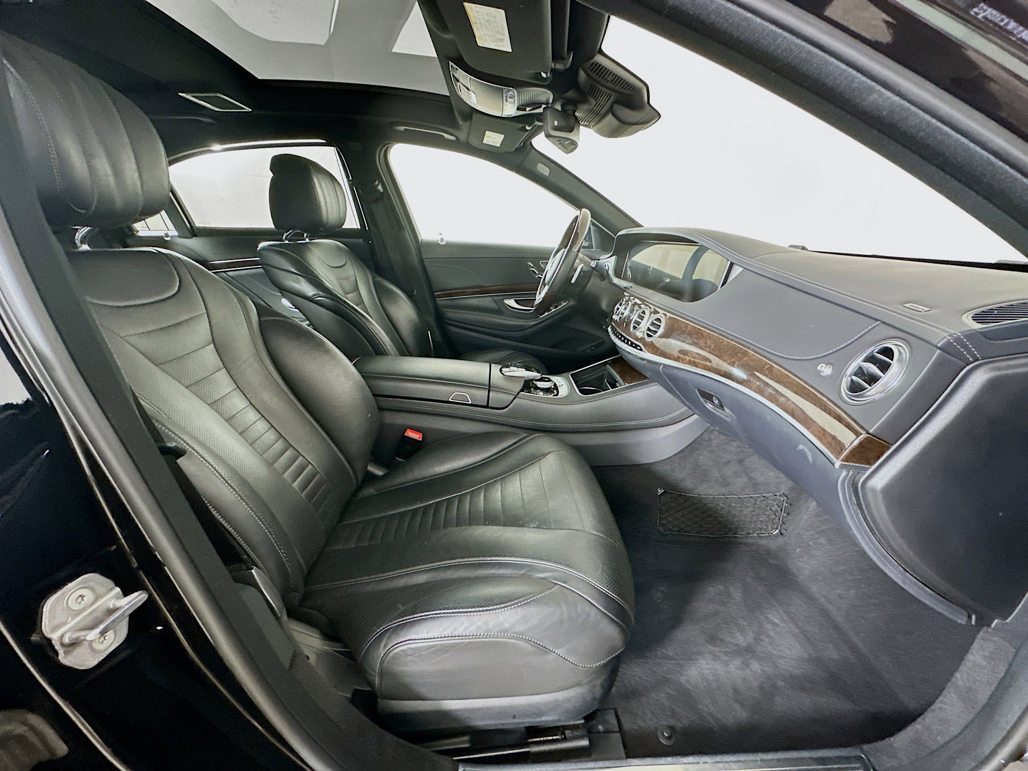 Used 2020 Mercedes-Benz S 560 Sedan image 32