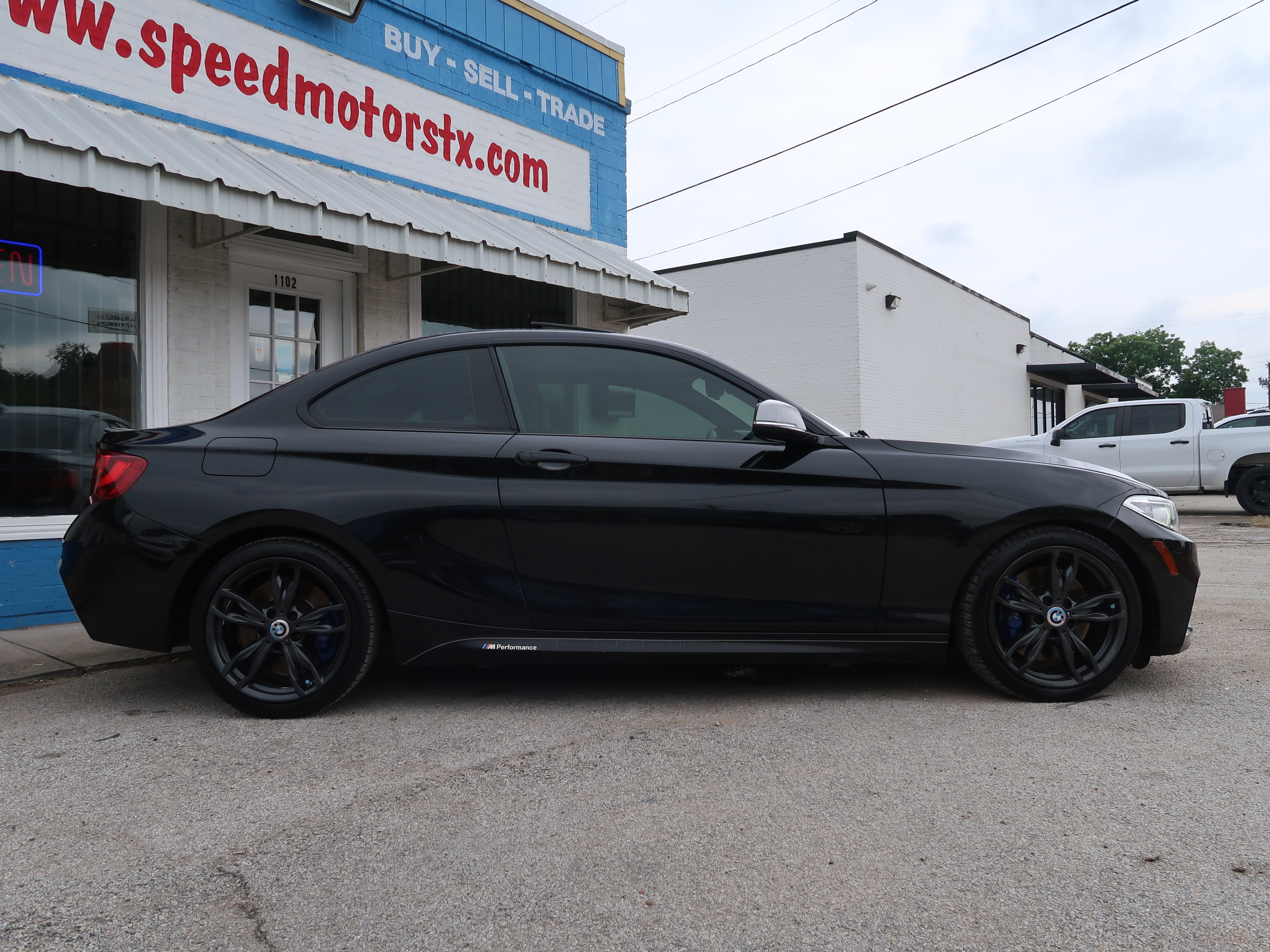 Used 2016 BMW M235i Coupe RWD image 4
