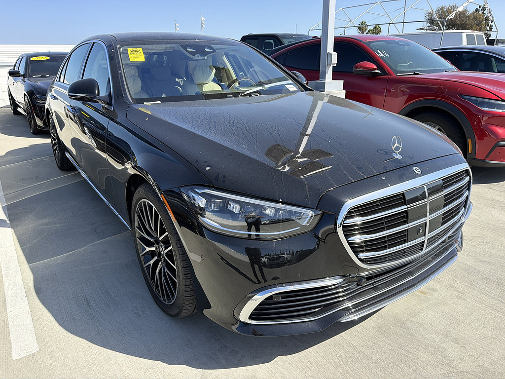 Used 2025 Mercedes-Benz S 580 4MATIC Sedan image 3