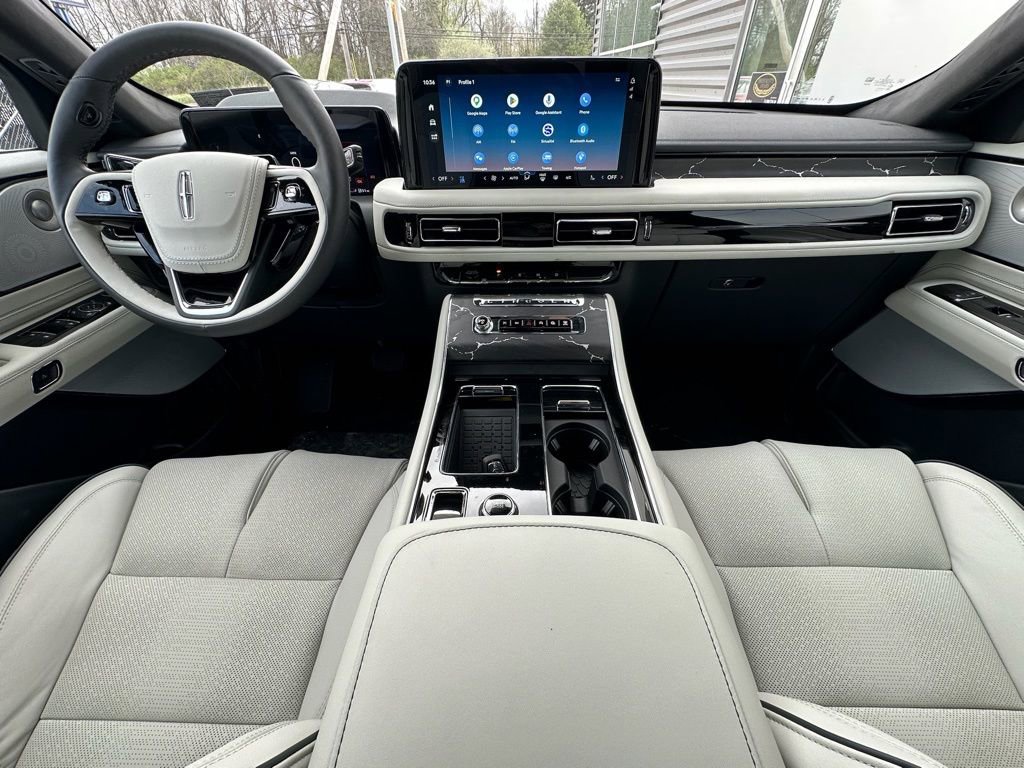 New 2026 Lincoln Aviator Black Label w/ Jet Appearance Package AWD/4WD image 21