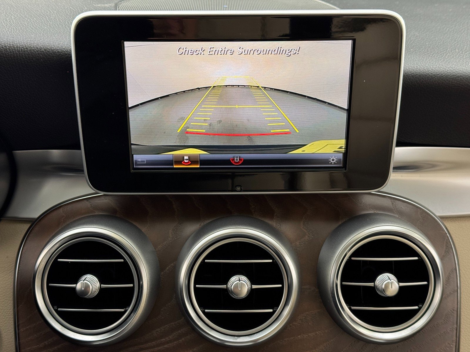 Used 2019 Mercedes-Benz GLC 350e 4MATIC w/ Premium Package image 28