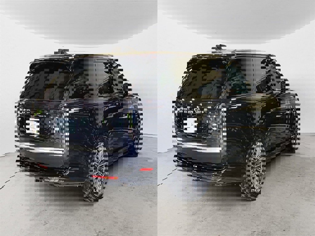 New 2024 Land Rover Range Rover SV image 5