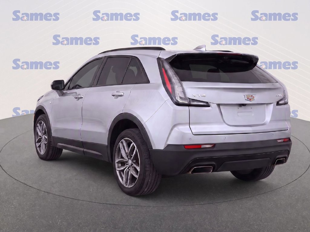 Used 2023 Cadillac XT4 Sport w/ Enhanced Visibility Package FWD image 4