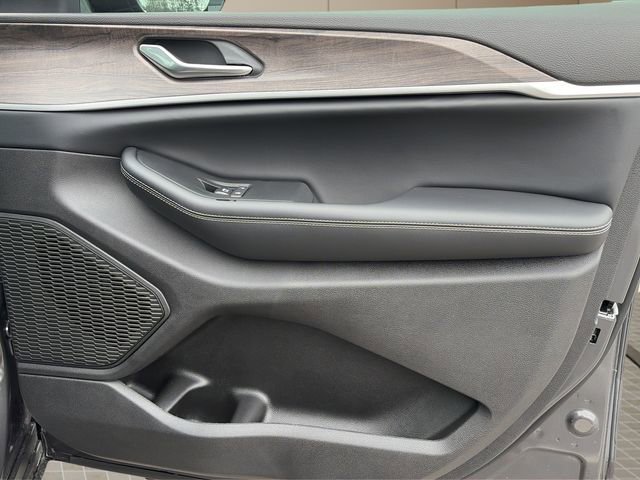 New 2026 Jeep Grand Cherokee Altitude image 37