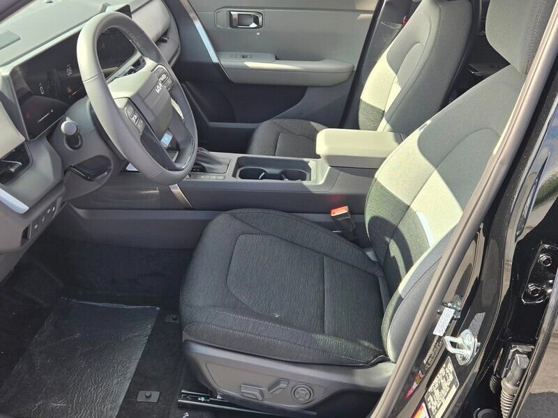 New 2027 Kia Seltos S FWD image 6