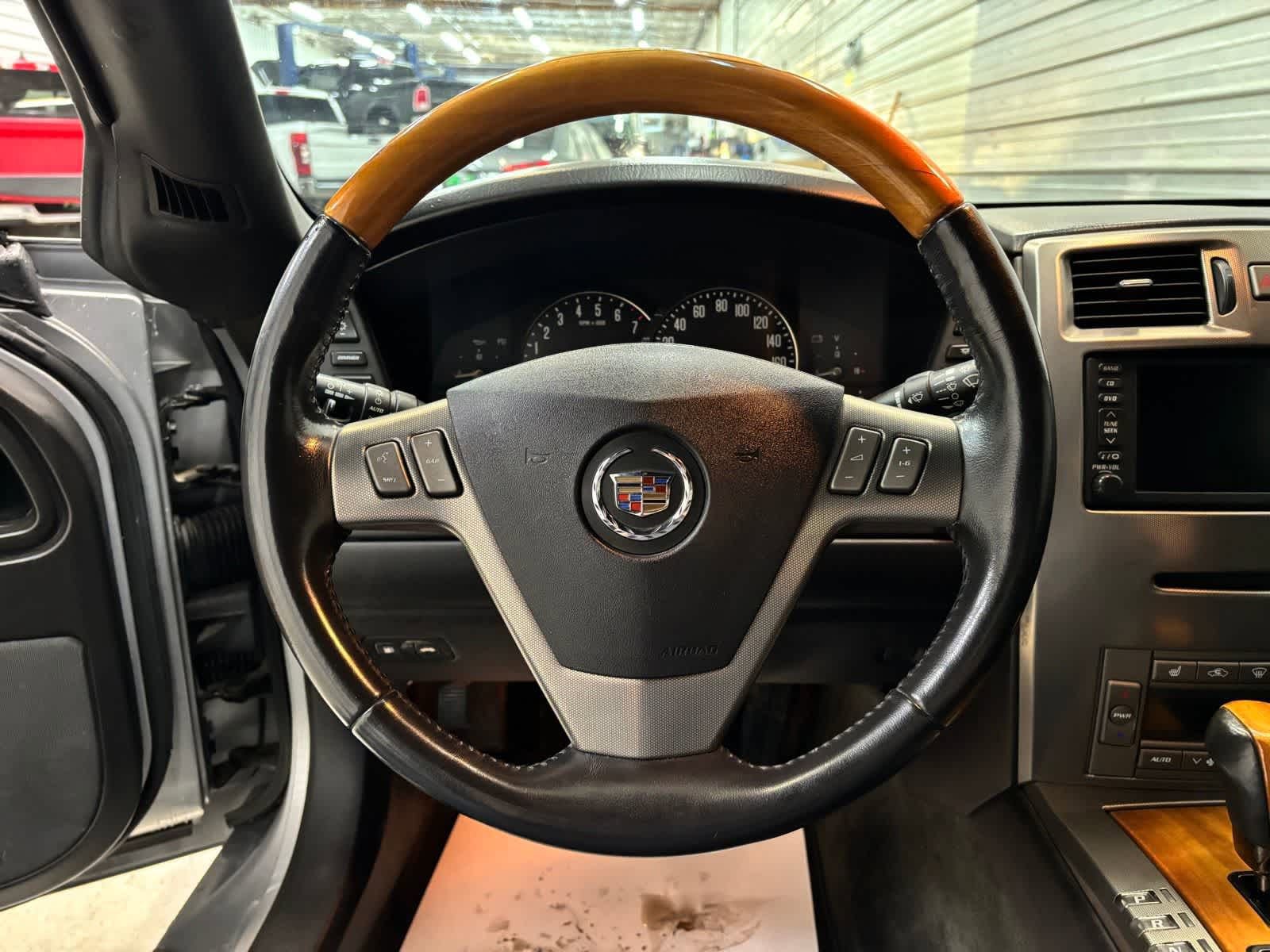 Used 2005 Cadillac XLR RWD image 15