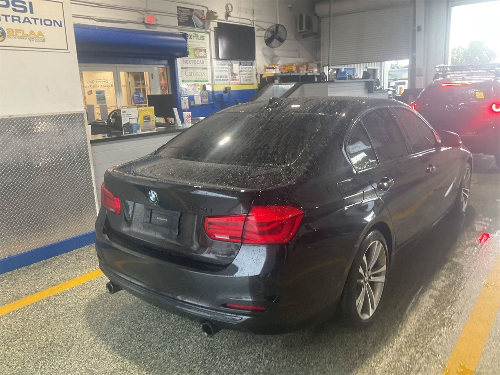 Used 2018 BMW 340i xDrive Sedan AWD/4WD image 9