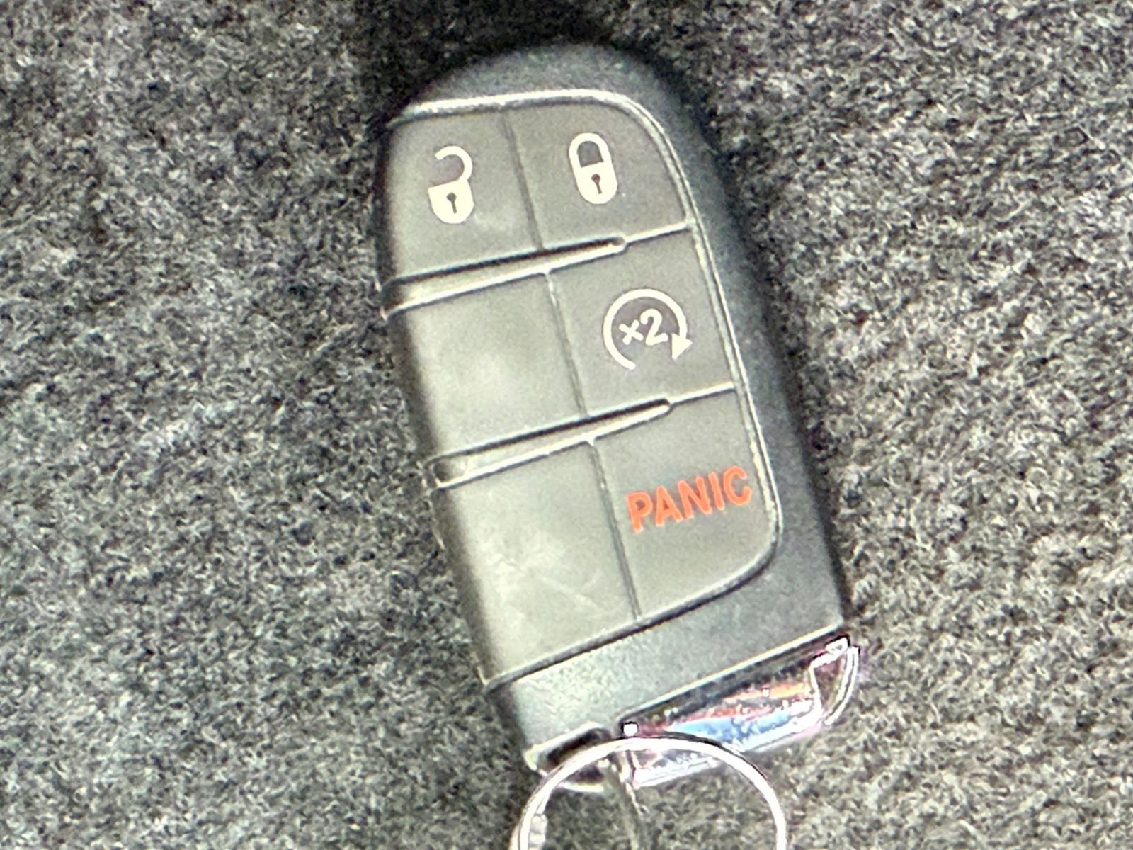 Used 2025 Jeep Compass Limited image 21